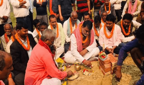 मन्त्री सोनलद्धारा दलित विद्यालयको शिलान्यासः 'जातीय छुवाछुत की विकास ?'