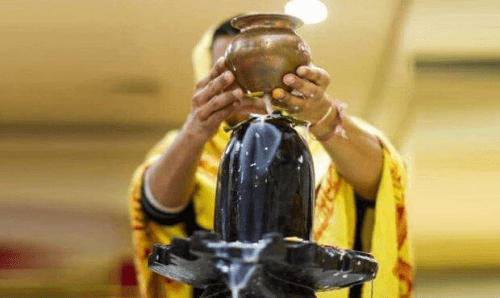 चार वर्षदेखि निरन्तर महादेवको रुद्राभिषेक