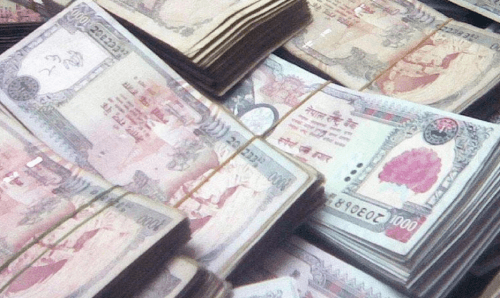 महोत्तरीस्थित सीमा क्षेत्रबाट आठ लाख नगद बरामद