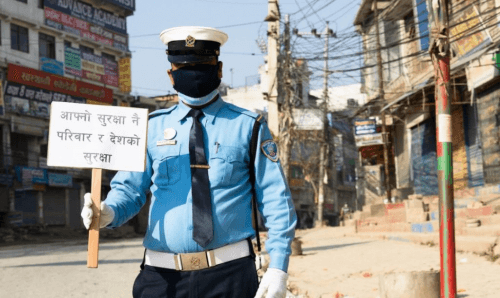 घुस नखाने यी २४ ट्राफिक प्रहरी पुरस्कृत