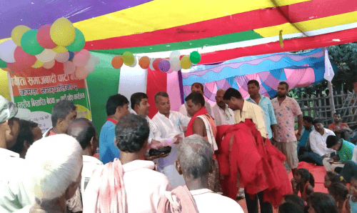 कमला नगरपालिका २ मा विभिन्न पार्टी परित्याग गरी करिब ३ दर्जन व्यक्ति जसपामा प्रवेश