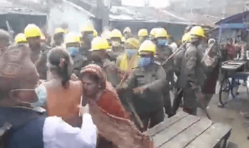 सिरहा लहानका मेयर 'मुन्नी' ले सर्वसाधारण उपर लाठी बर्षाए