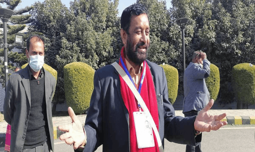देउवासँग विद्रोह गरेका नीधि पनि देउवालाई नै गरे समर्थन