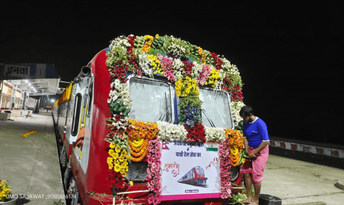 आजदेखि नियमित चल्नको लागि तयार नेपाल रेल्वे, नवदुल्ही जस्तै सजाइया, कहाँको कति भाडा ?
