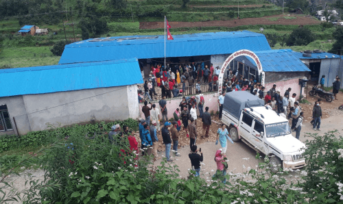 करारका कर्मचारी हटाइएपछि प्रदर्शन, गोली चल्यो
