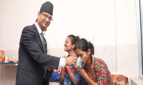 सरकारसँग सहमतिपछि कुमारी आमा निहारिकाले तोडिन अनसन