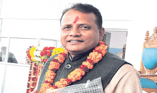 सँकटमा मुख्यमन्त्री गद्दीको गद्दी ,पदबाट राजीनामा दिन दबाब