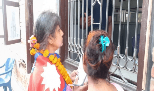 नेपालको झण्डा ओढेर सरिता गिरीले गराइन मनोयन दर्ता
