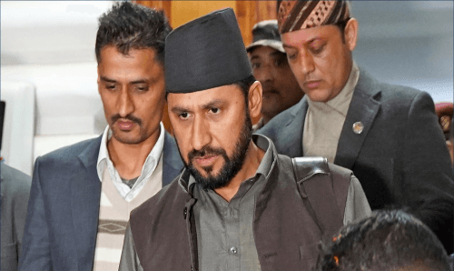 पासपोर्ट अपचलनका आरोपि रविले गृहमै बालहठ गरेपछि सरकारबाट फालिए घण्टी