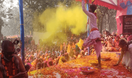 परिक्रमाका श्रद्धालुहरु भोली कञ्चनवनमा होली खेल्ने