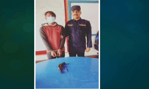 पेस्तोलसहित पासवान पक्राउ