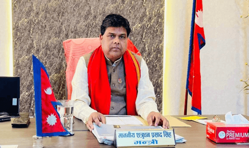 गृह तथा सञ्चारमन्त्री सिंहको सचिवालयले भन्यो - मन्त्रीसँग ४ वटा होइन, एउटै गाडी छ