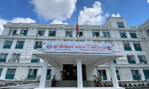 सीडीओहरूको सरुवा, सिरहाका योग गुरु खतिवडा खोटाङ पुगे !