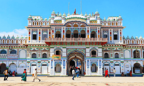जानकी मन्दिरमा पूजा गर्न राष्ट्रपतिको लागि मेयर साहको 'चप्पल', चौतर्फी विरोध