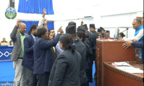 बिना कारण मधेशको नीति आयोगबाट डा. सोहन साहलाई हटाएपछि जनमतले गरे सँसद अवरुद्ध