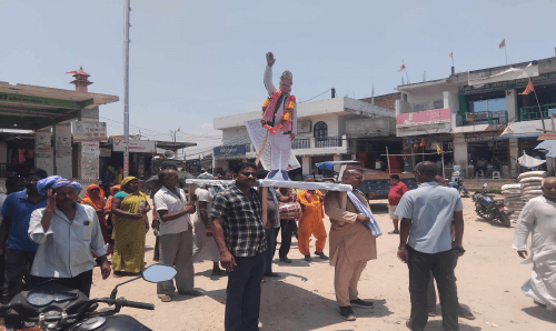 धनुषा सबैलाका मेयर यादवको खटिया खडा, पुतला नगर घुमाएर वडाध्यक्षहरुले गरे बेईज्जत