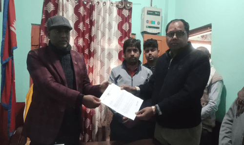 शहिदनगरको कुम्भकरण स्कूलमा गैर–कानुनी रुपले शिक्षक भर्ना गरेको भन्दै मेयरलाई ज्ञापन