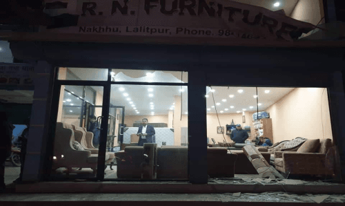 Ncell टावर कार्यालयमा बम विस्फोट, तीन जना घाईते !