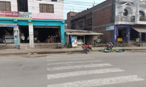 जनकपुरः प्रहरीको नाकमुनीबाटै मुर्गा पसलमा चोरी
