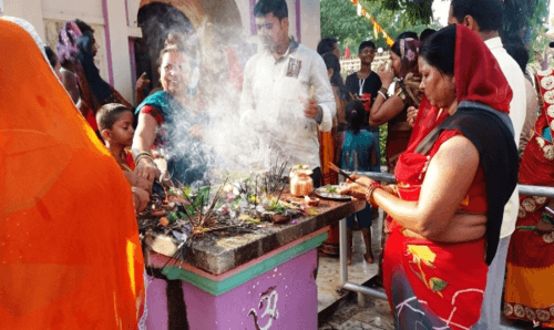जनकपुर : आज महिलाहरुको प्रथम सोमवारी, कत्तै भीड कत्तै खाली