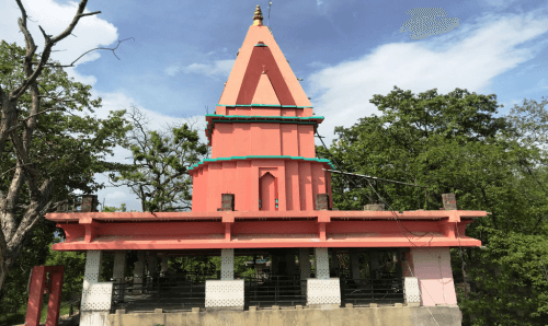दुग्धेश्वर महादेव मन्दिरको रेलिंग भत्किदा १२ कावरियाँ घाईते