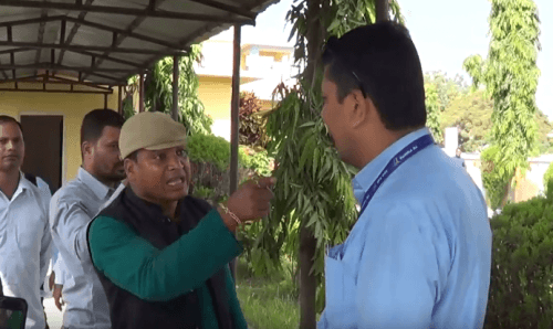विमानस्थलमा बिरामी तड्पिरहेको हेर्न नसकेर तोडफोडमा उत्रिन बाध्य भएँ : सांसद साह
