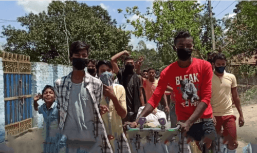 धनुषाः वडाध्यक्ष विरुद्ध प्रदर्शन, वडाध्यक्ष भन्छन– 'महामारीमा पनि राजनीति'