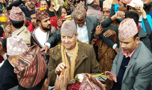 अन्ततः फिर्ता भए पूर्वराजा
