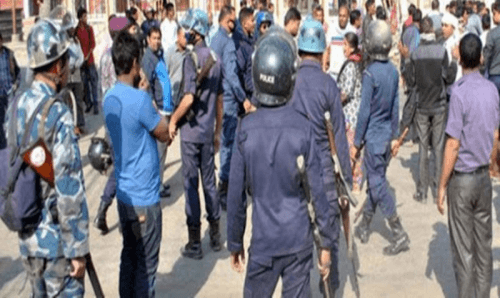 नाचमा लडफडा हुँदा प्रहरीमाथि ढुङ्गामुढा, १ जना पक्राउ