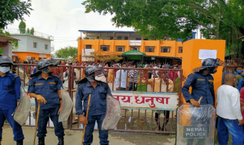 जनकपुर: सिडिओ अफिस धनुषामा आलोपालो सिस्टम, शनिबार पनि खुल्ने
