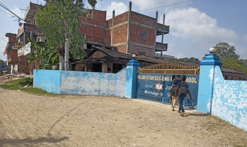 सिरहाका बोर्डिङग स्कुलहरु अझै भएन बन्द, सरकारी निर्देशनको खिल्ली