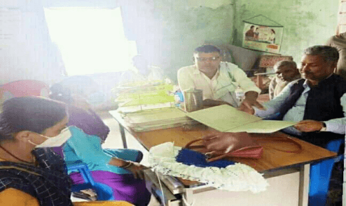 अस्पतालका कर्मचारीहरुको हाजिरी मेयरले काटे