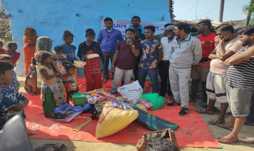 नन्दु मण्डलको परिवारलाई दिवाली र छठ मनाउन सबै समान सहित ४१ हजार रुपैयाँ सहयोग