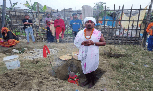 जनता आवासः मिर्चैयामा डोम परिवार आफैले गरे शिलान्यास