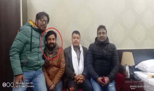 केपी ओलीलाई चुनौति दिने मिश्र पनि ओलीसँग , 'ट्रोल गर्नेहरु महतो र यादवका चम्चा'
