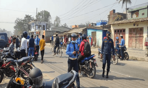 जनकपुरमा ट्राफिकको 'सरप्राईज चेकिँग', सयौं गाडी कारवाहीमा