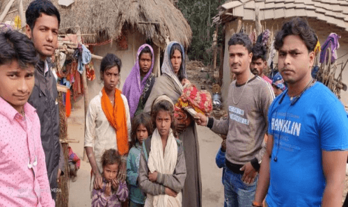 धनुषाः महरा परिवारलाई मैथिल सेवा समाजको आर्थिक सहयोग
