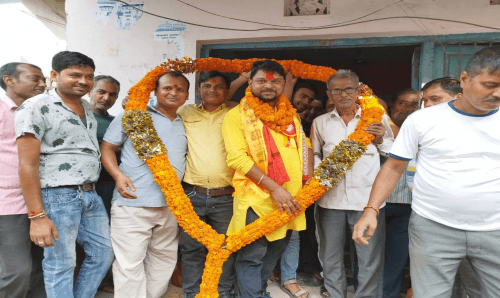 जनकपुरका वडाध्यक्ष साहलाई ५१ किलोको मालाले सम्मान