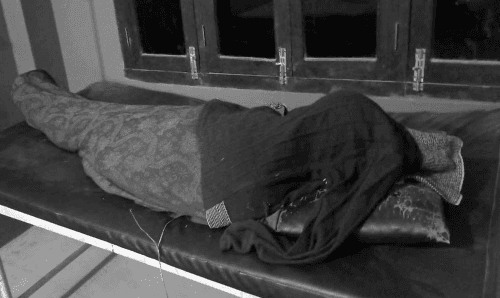 सिरहाः देवरले भाउजुलाई कुटदाकुटदै मारे