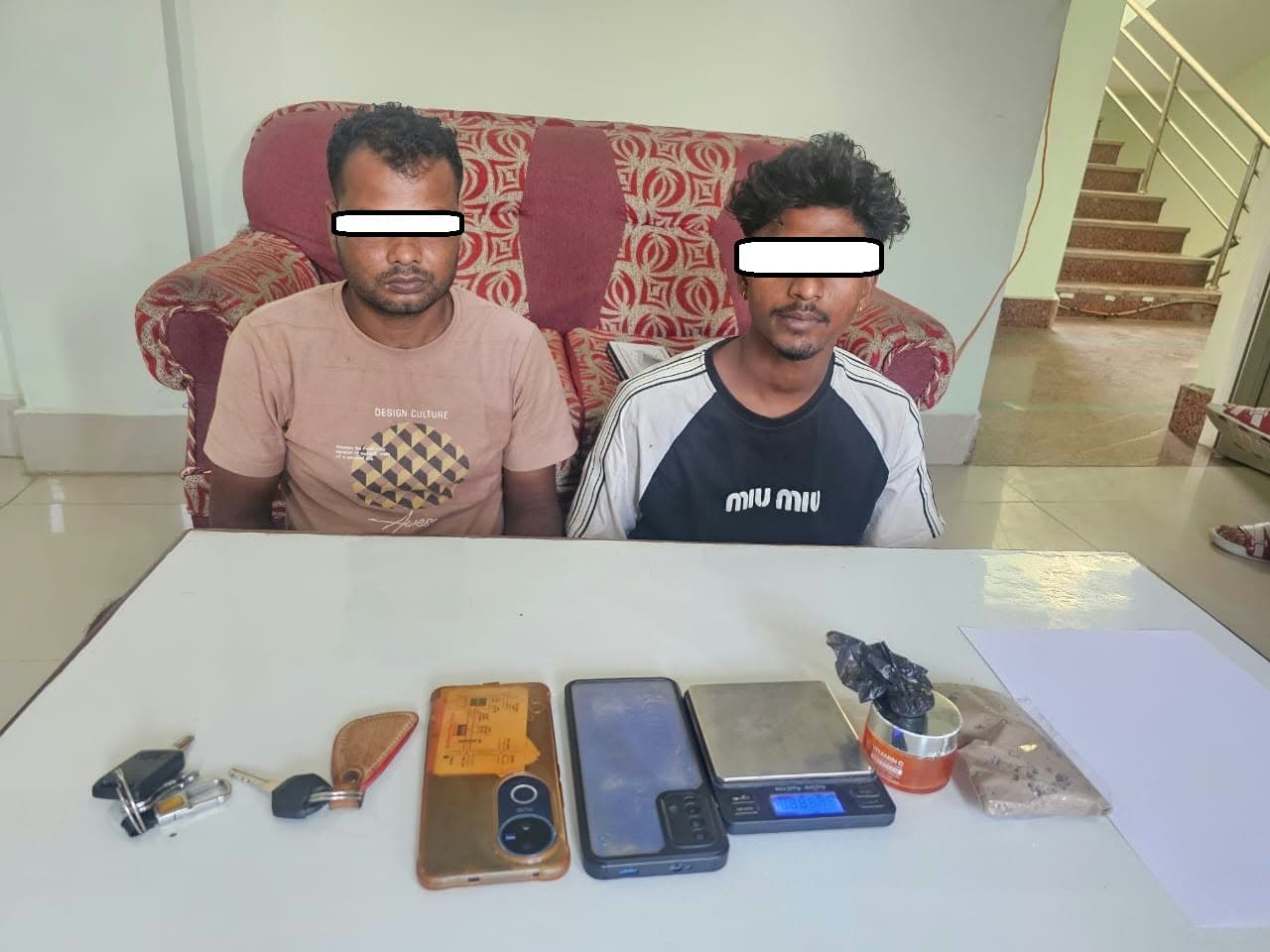 गोलबजारबाट ५३.०३ ग्राम खैरो हेरोइनसहित दुई जना पक्राउ