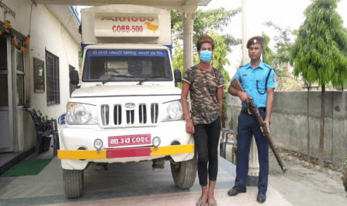 सर्लाहीमा ठक्कर दिई भागेका गाडी र चालक सिसिटिभीको भिडियोले रौतहटबाट पक्राउ