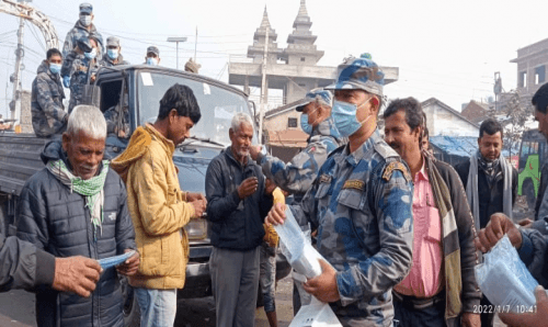 जनकपुरमा सशस्त्र प्रहरीले सोध्छन्- 'तपाईको मास्क खोई ?'