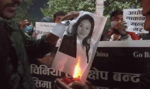 जनकपुरमा चिनियाँ राजदुत यान्छीको पुतला दहन, गुञ्जियो 'Go Back China'