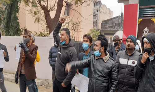 'गद्दार मुख्यमन्त्री चाहिँदैन, वीरगँज बेच्न पाईदैन' भन्दै मुख्यमन्त्री राउतको निवास अगाडी प्रदर्शन