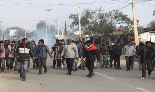 जनकपुरमा किसान र प्रहरीबीच झडप, किसानहरुसहित दुई प्रहरी घाईते !