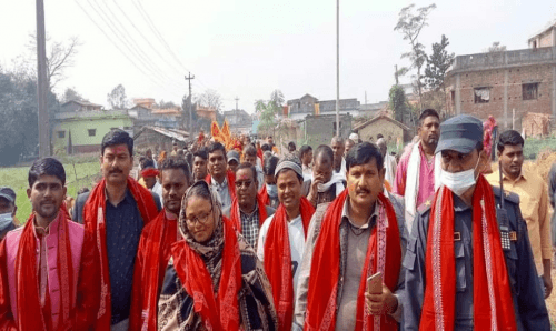 सरस्वतिको मूर्तिमा चप्पल प्रहारः मुसलमानलाई सहभागी गराएर हिन्दुहरुले निकाले भव्य कलशयात्रा