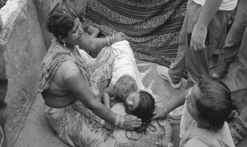 जनकपुरः आँप बटुल्न बगैँचा गएकी किशोरीको चटयाँग (ठन्का) लागेर मृत्यू, सिँगो टोल शोकमा