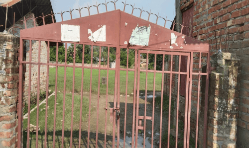 सिरहा : दाताको मृत्युपछि विद्यालय लथालिङ्ग