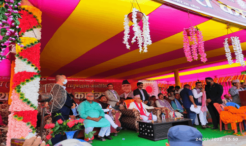 हिजो मधेशमा एमालेलाई निषेध गर्नेहरु आज सयौँ किलोको माला लिएर स्वागत गर्दैछः ओली