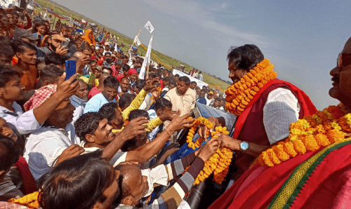 कमलामा डा. सिके राउतको क्रेज